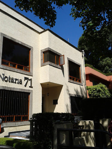 Notaria 71