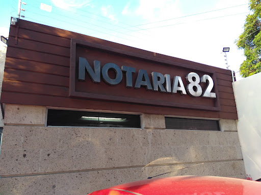 Notaria 82